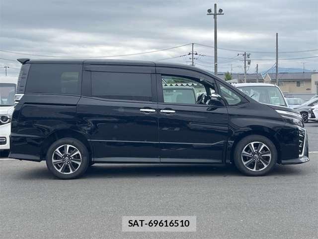 Toyota VOXY 2018-06 7880151-25