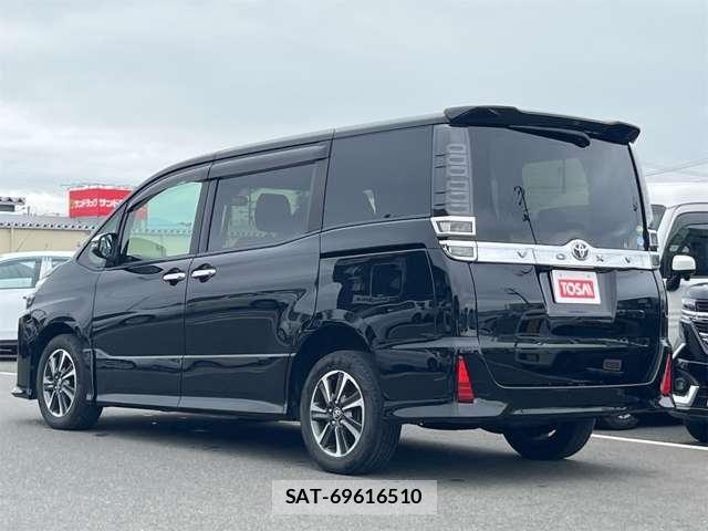 Toyota VOXY 2018-06 7880151-28