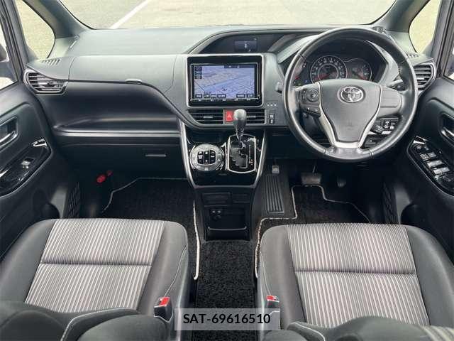 Toyota VOXY 2018-06 7880151-4