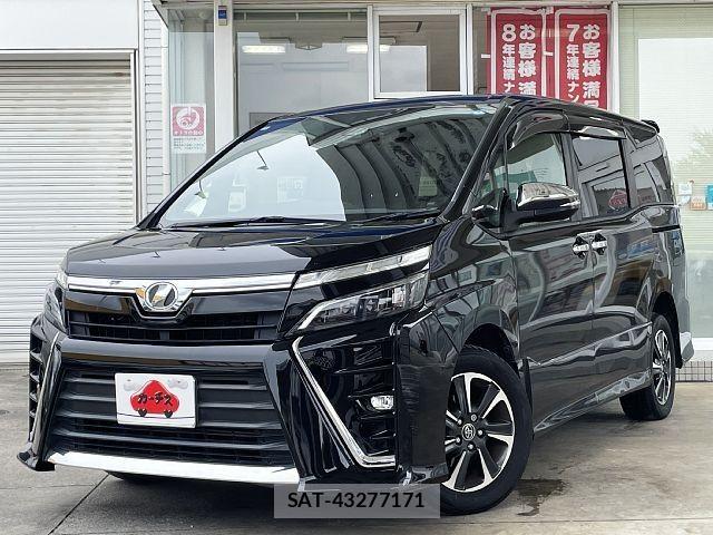 Toyota VOXY 2018-04 7880155-0