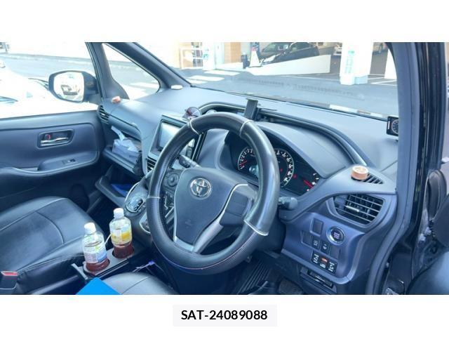 Toyota VOXY 2015-04 7880156-12