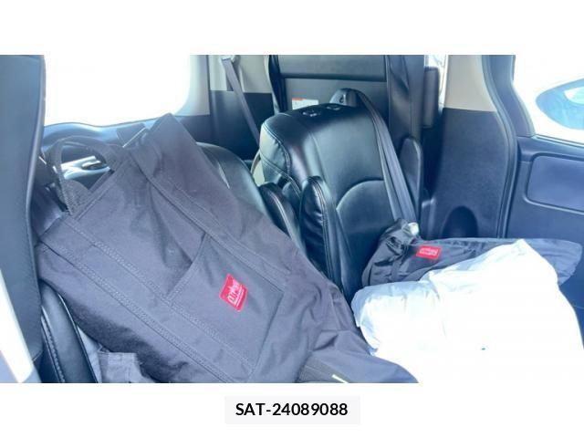 Toyota VOXY 2015-04 7880156-17