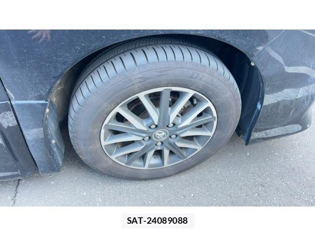 Toyota VOXY 2015-04 7880156-20