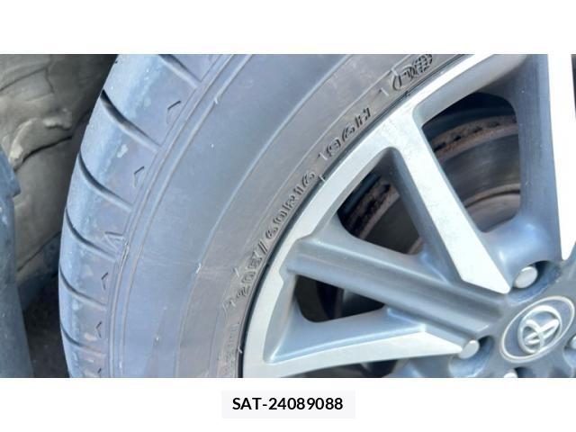 Toyota VOXY 2015-04 7880156-21