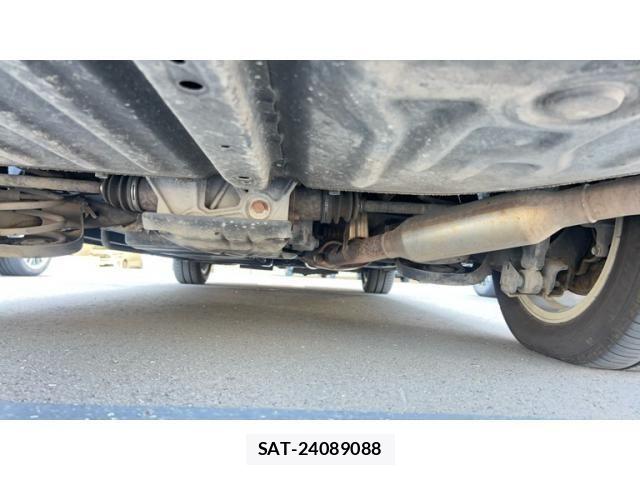 Toyota VOXY 2015-04 7880156-23