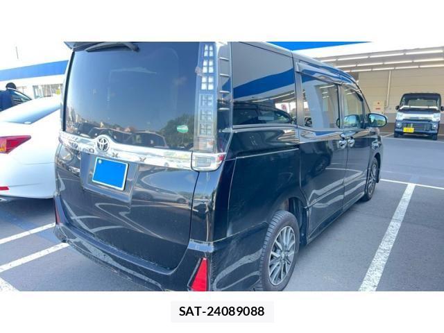 Toyota VOXY 2015-04 7880156-2