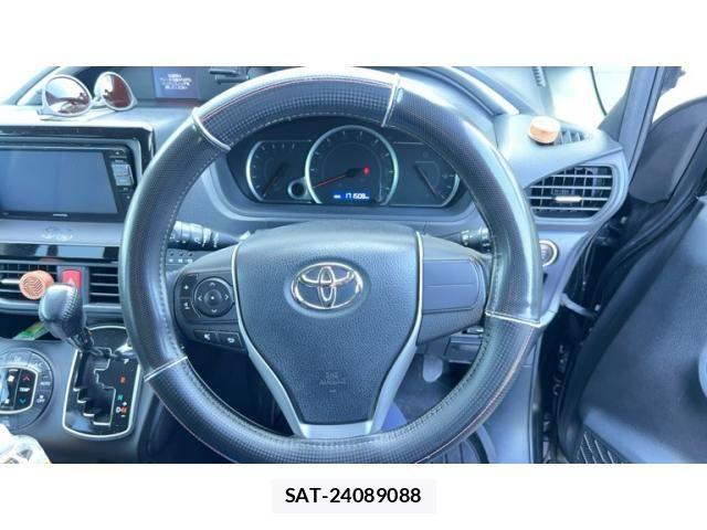 Toyota VOXY 2015-04 7880156-7