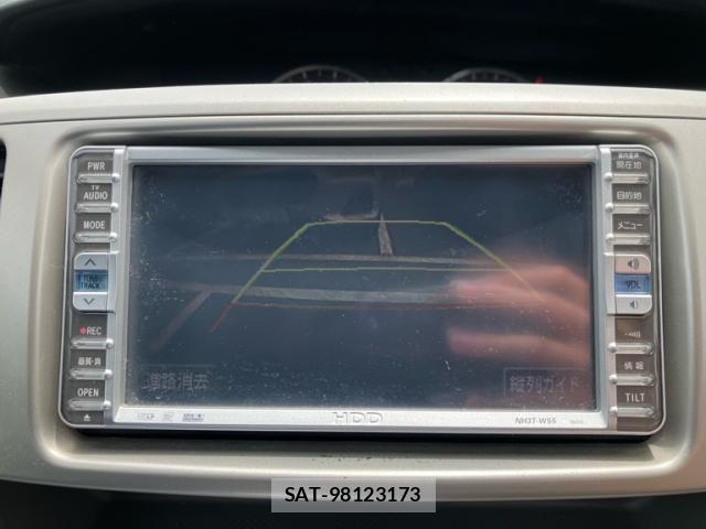 Toyota VOXY 2005-07 7880157-17
