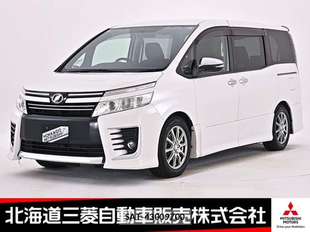 Toyota VOXY 2014-11 7880152-0