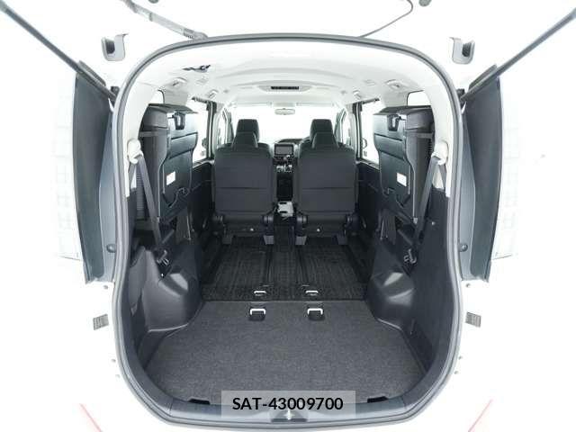 Toyota VOXY 2014-11 7880152-9