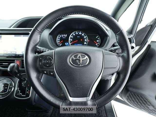 Toyota VOXY 2014-11 7880152-13