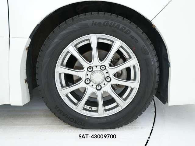Toyota VOXY 2014-11 7880152-18