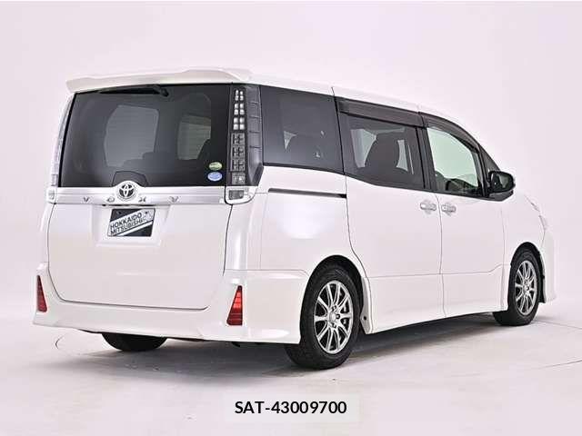 Toyota VOXY 2014-11 7880152-19