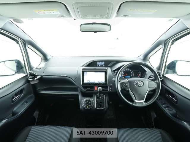Toyota VOXY 2014-11 7880152-4