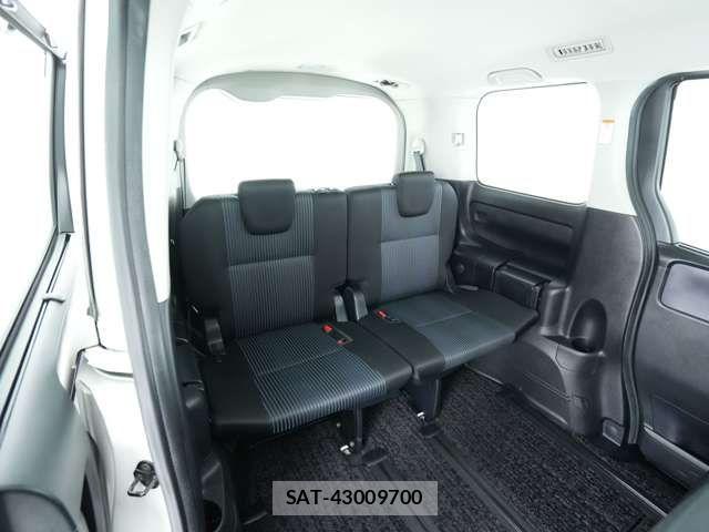 Toyota VOXY 2014-11 7880152-7