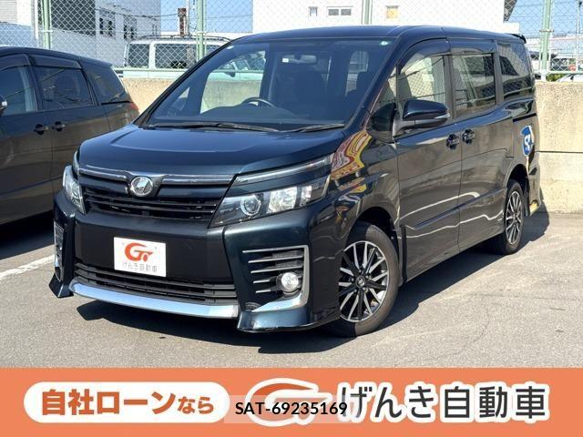 Toyota VOXY 2014-11 7880154-0