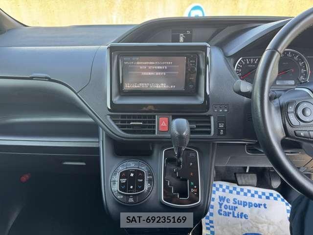 Toyota VOXY 2014-11 7880154-10