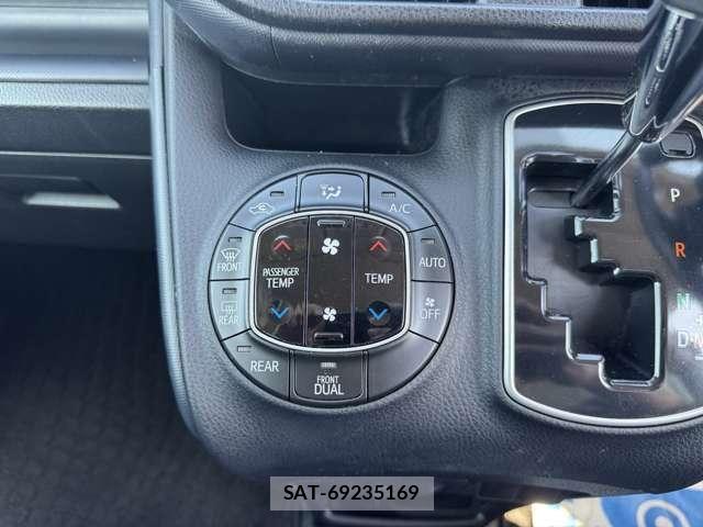 Toyota VOXY 2014-11 7880154-13