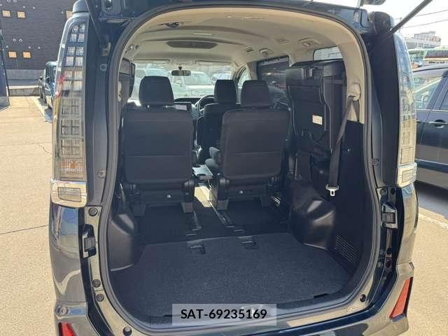 Toyota VOXY 2014-11 7880154-25
