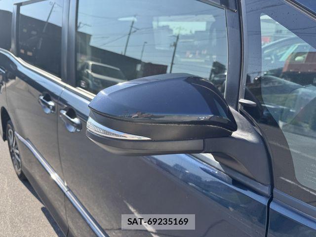 Toyota VOXY 2014-11 7880154-26