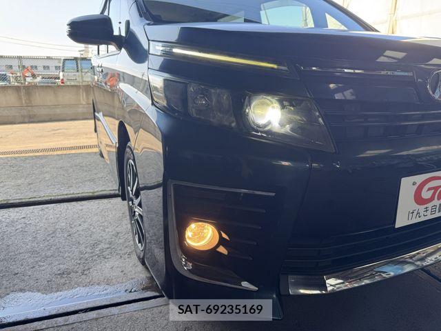 Toyota VOXY 2014-11 7880154-27