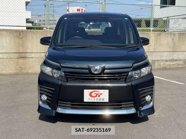 Toyota VOXY 2014-11 7880154-2