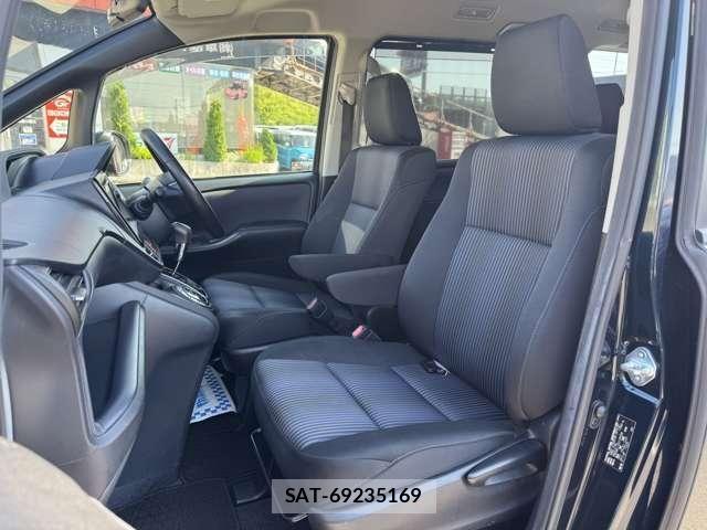 Toyota VOXY 2014-11 7880154-7