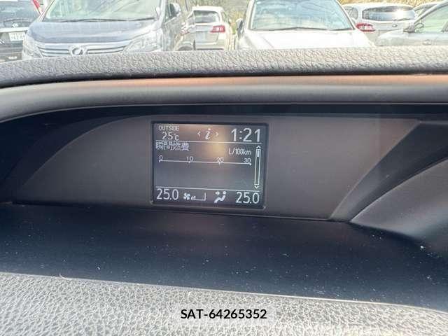 Toyota VOXY 2015-11 7880153-13