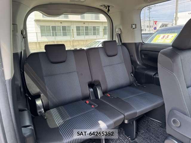 Toyota VOXY 2015-11 7880153-22