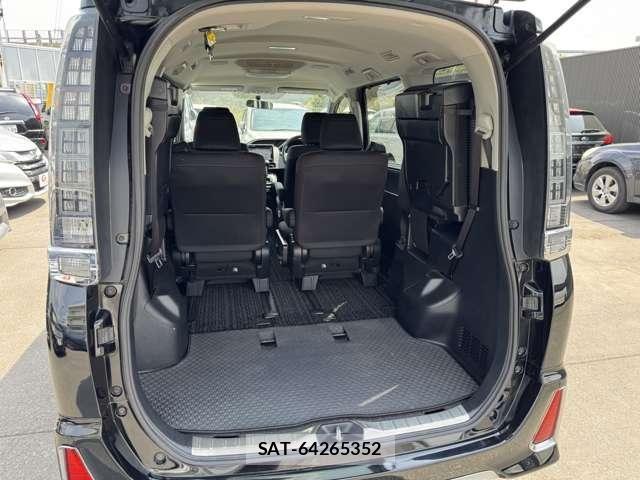 Toyota VOXY 2015-11 7880153-24