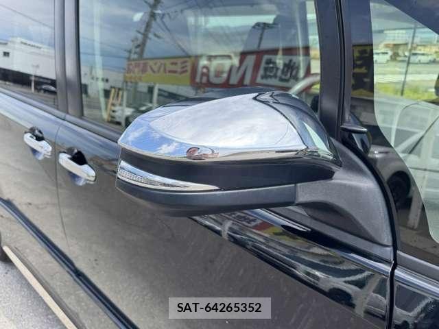 Toyota VOXY 2015-11 7880153-25