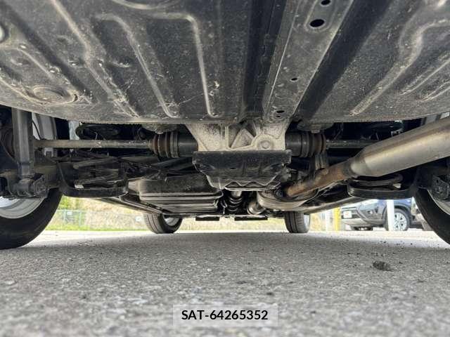 Toyota VOXY 2015-11 7880153-29