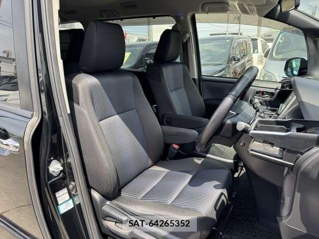 Toyota VOXY 2015-11 7880153-6