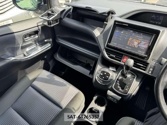Toyota VOXY 2015-11 7880153-8