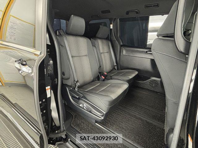 Toyota VOXY 2018-12 7903548-9