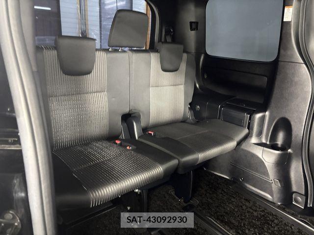 Toyota VOXY 2018-12 7903548-10