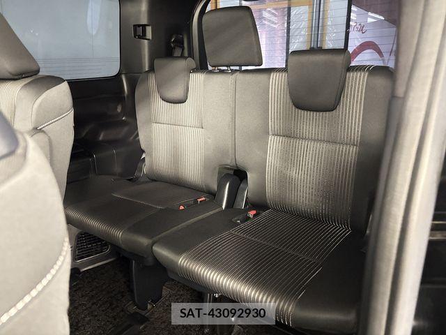 Toyota VOXY 2018-12 7903548-14