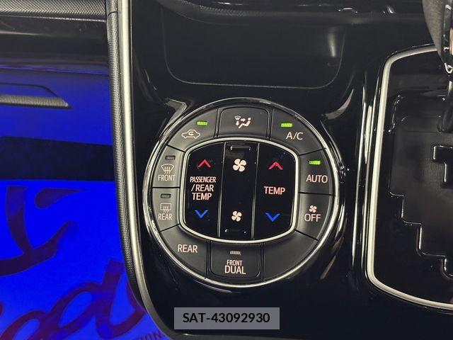 Toyota VOXY 2018-12 7903548-23