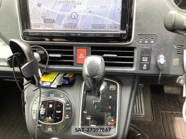 Toyota VOXY 2014-07 7903547-16
