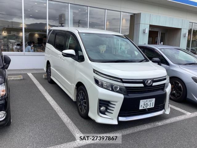 Toyota VOXY 2014-07 7903547-1