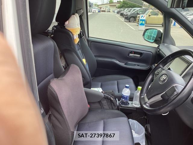 Toyota VOXY 2014-07 7903547-22