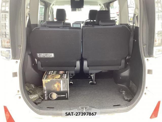 Toyota VOXY 2014-07 7903547-24