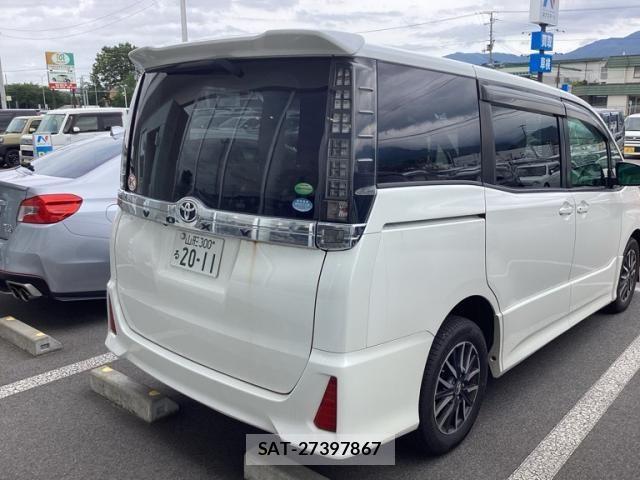 Toyota VOXY 2014-07 7903547-2
