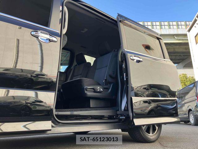 Toyota VOXY 2014-02 7964188-10