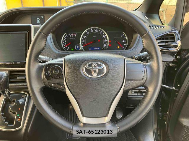 Toyota VOXY 2014-02 7964188-16