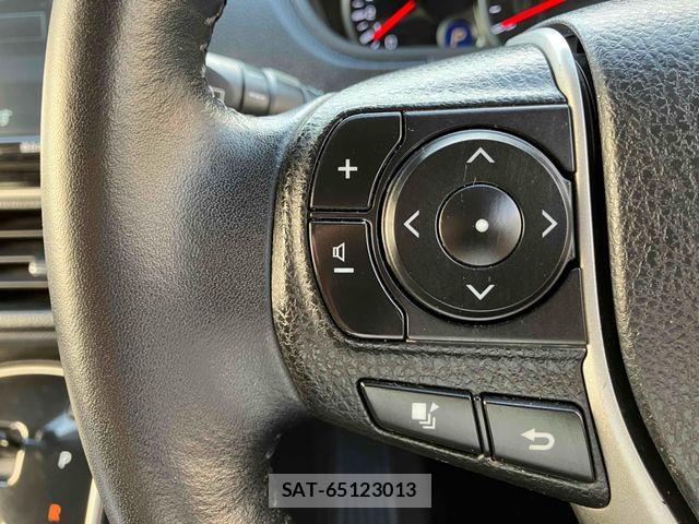 Toyota VOXY 2014-02 7964188-17