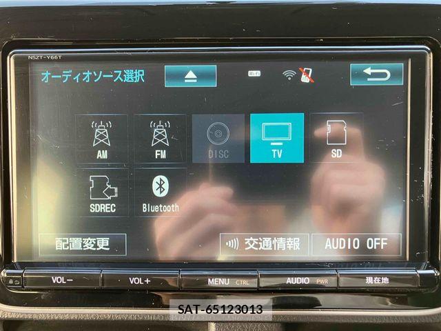 Toyota VOXY 2014-02 7964188-20
