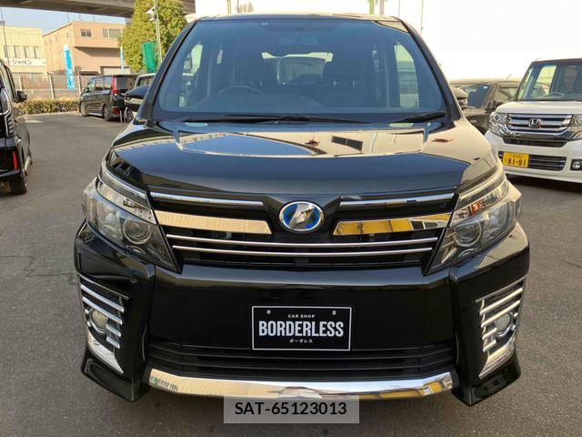 Toyota VOXY 2014-02 7964188-2