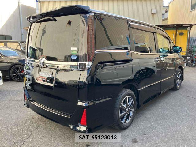 Toyota VOXY 2014-02 7964188-7