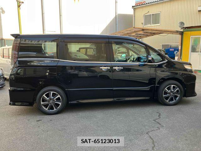 Toyota VOXY 2014-02 7964188-8